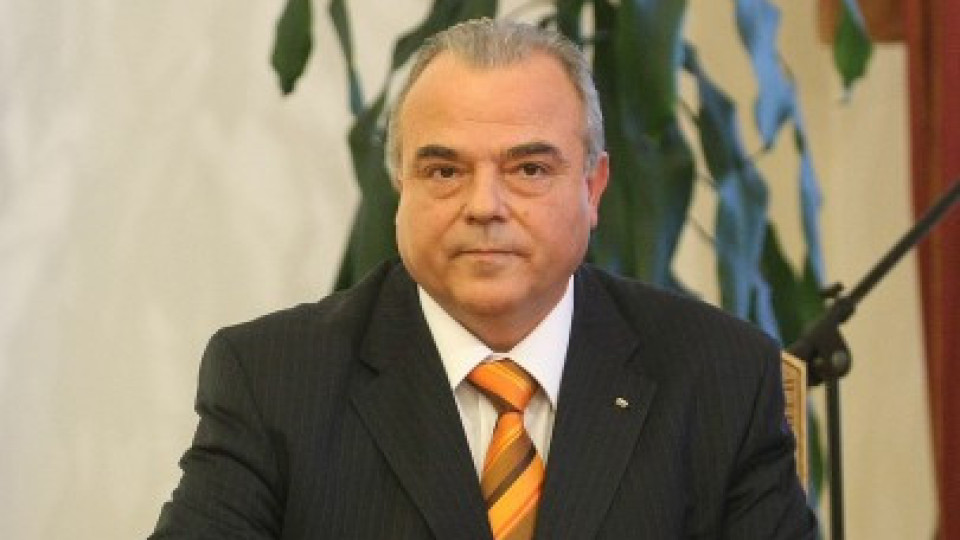 Бившият ректор на УНСС глобен за корпуса | StandartNews.com