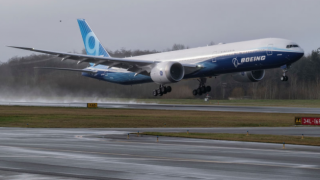 Първият Боинг 777Х кацна успешно в Сиатъл