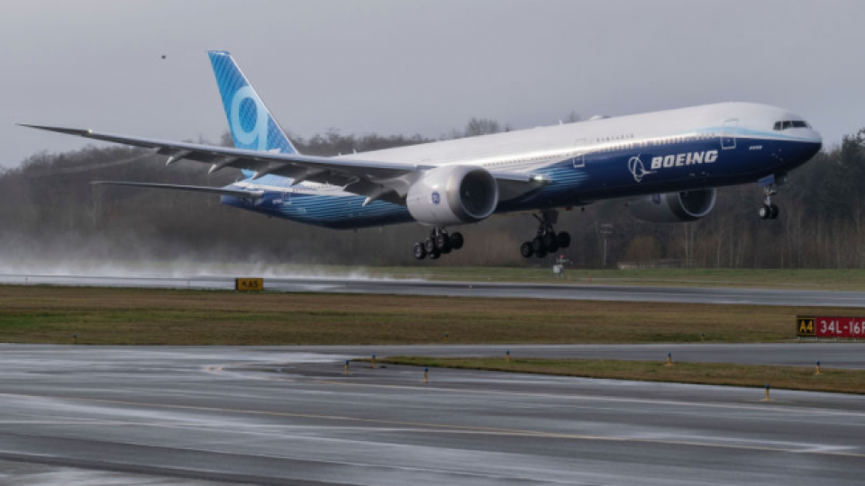 Първият Боинг 777Х кацна успешно в Сиатъл | StandartNews.com