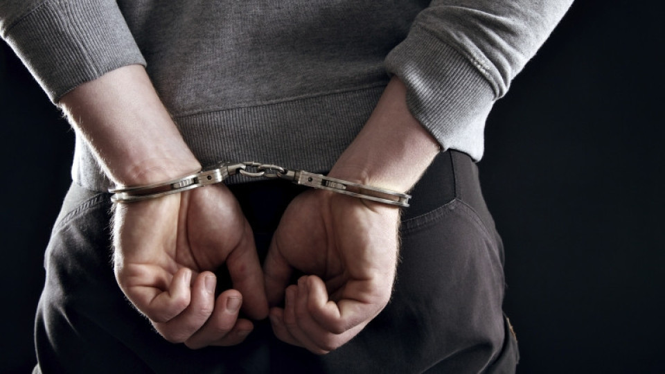 Задържаха двама наркодилъри в Студентски град | StandartNews.com