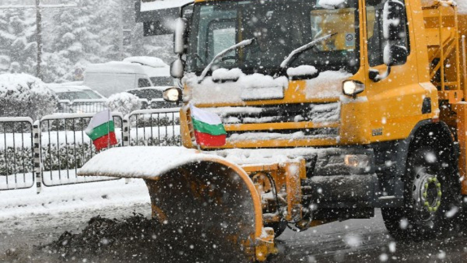 Снегът остави общини без ток във Врачанско | StandartNews.com