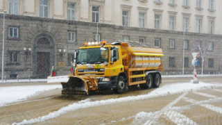 128 снегорина чистиха столицата тази нощ