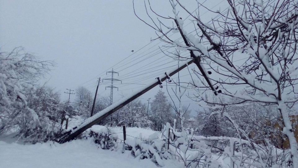 Заради снеговалежите все още има населени места без ток | StandartNews.com