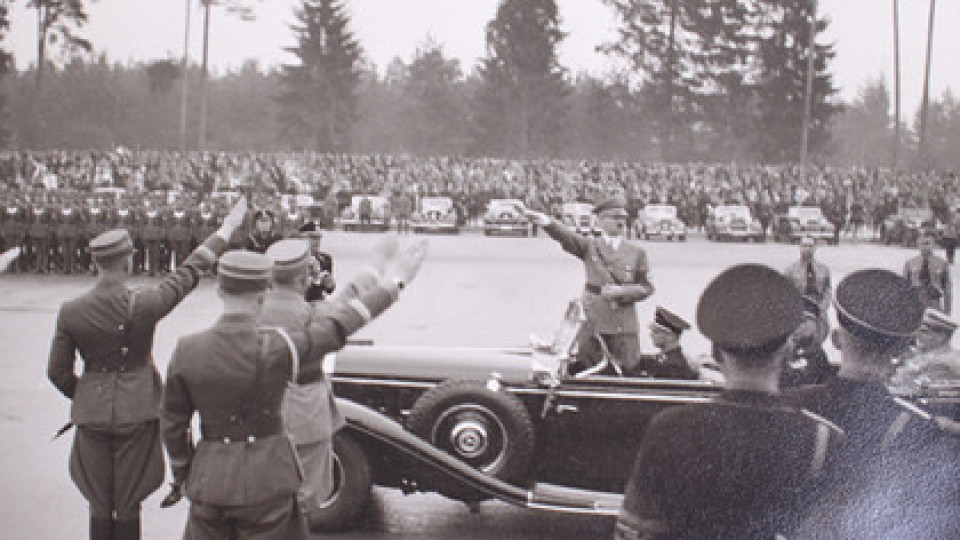 Пуснаха неизвестни снимки на Хитлер | StandartNews.com