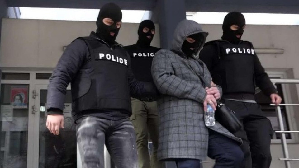 Столичните полицаи задържани за отмъкнат тото фиш | StandartNews.com