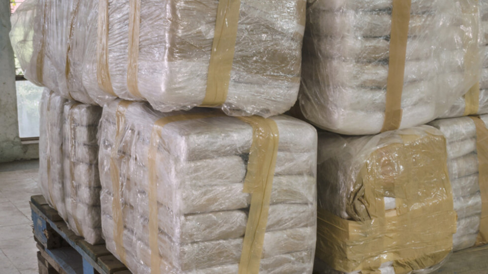 5 тона кокаин заловени в пратка с цветя | StandartNews.com