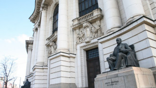 Приемат документи на кандидат-студенти в СУ