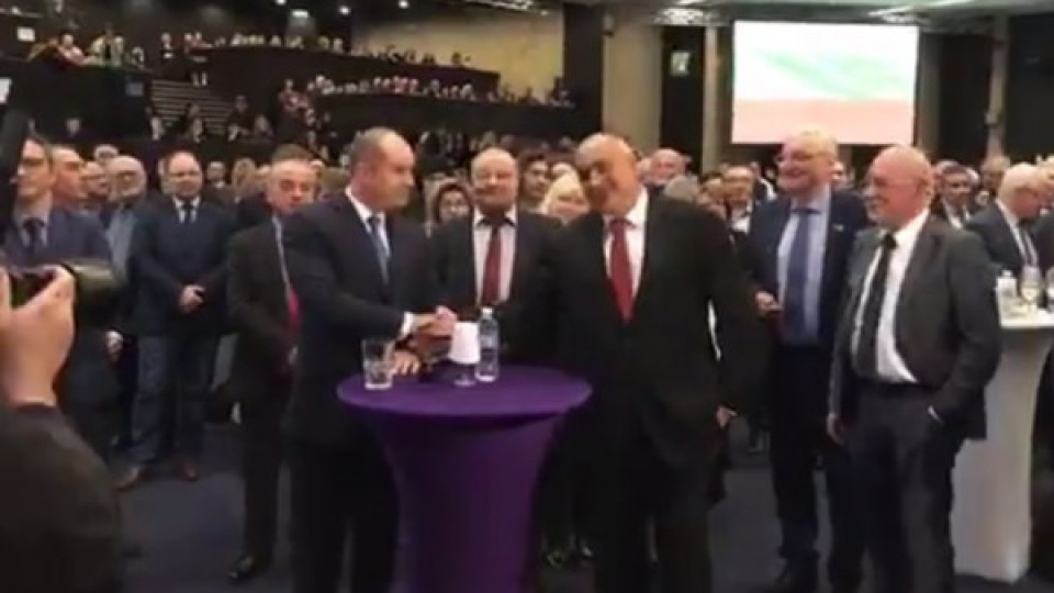 Борисов и Радев си стиснаха ръцете | StandartNews.com