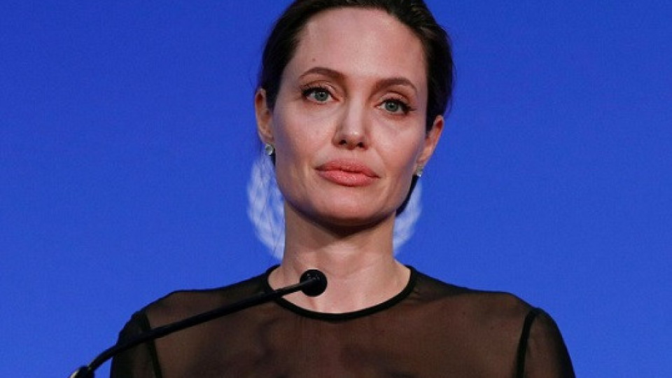 Анджелина Джоли: Децата са в опасност | StandartNews.com