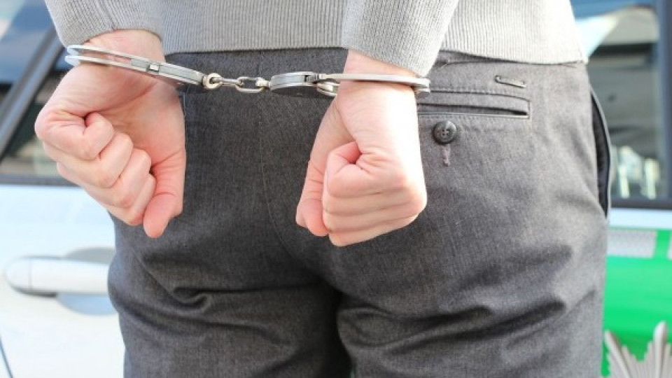 Арестуваха 10 при акция в Айтос и Карнобат | StandartNews.com