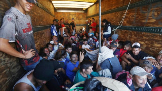 43 бежанци от Бангладеш открити в камион в С. Македония