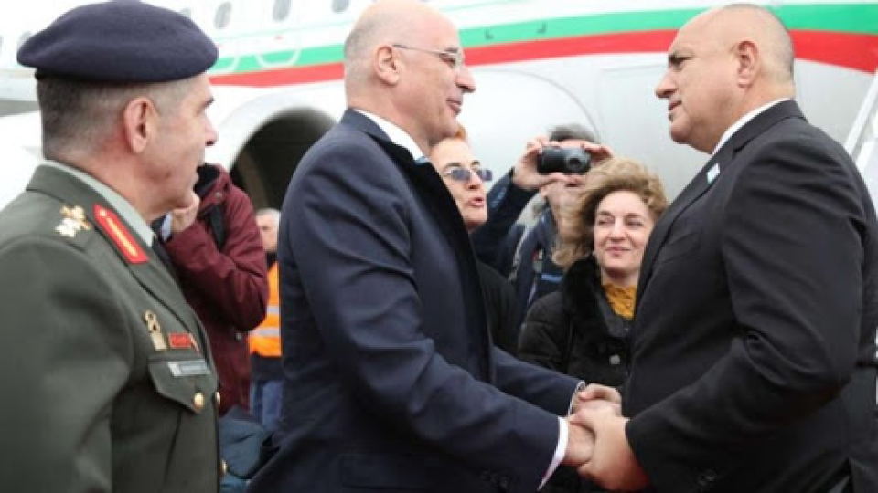 Свалиха от самолета с Борисов журналистка, кашляла | StandartNews.com
