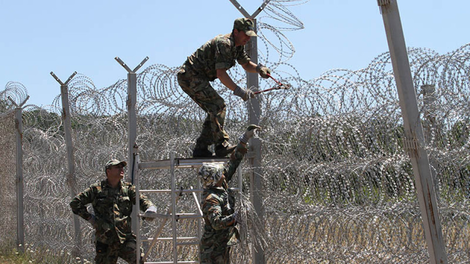 300 военни и 50 от спецчастите пазят границата | StandartNews.com