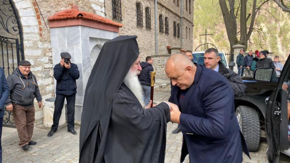 Борисов се поклони в Бачковския манастир | StandartNews.com