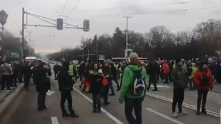 Винетките изкараха оръжейници на протест