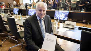 Министър отказа ръкуване с Меркел