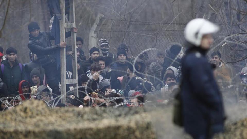 Искри между Гърция и Турция заради мигрантите | StandartNews.com