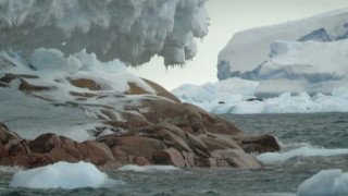 Откриха остров под леда в Антарктида