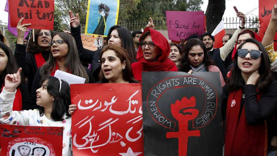 Пакистанки демонстрираха за права на жените | StandartNews.com