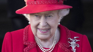 Елизабет II се поддаде на паниката