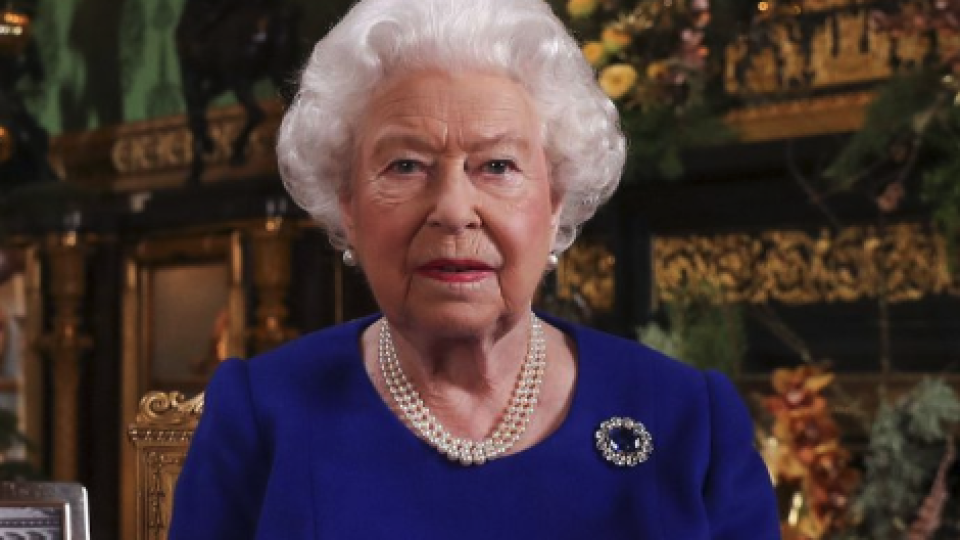 Елизабет II се затваря в Уиндзор | StandartNews.com