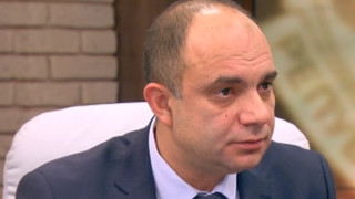 Задържаха адвоката на Цветан Василев