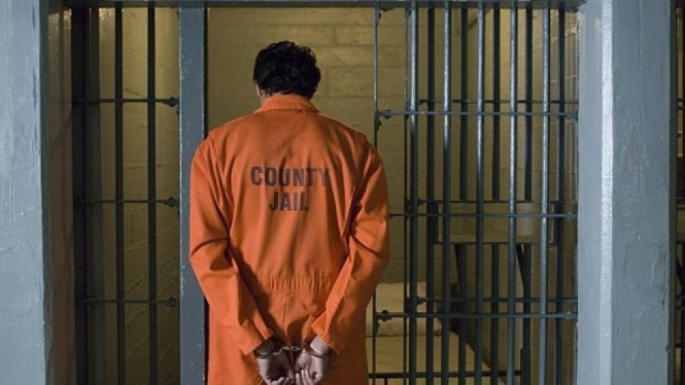 В САЩ освобождават затворници заради епидемията | StandartNews.com