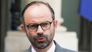 Медици съдят френския премиер за бездействие срещу заразата