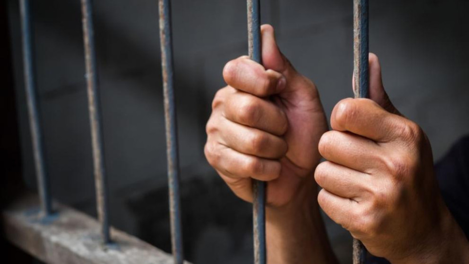 САЩ пускат затворници заради заразата | StandartNews.com