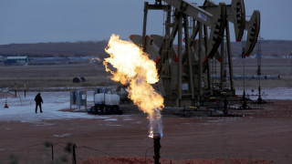 Цената на петрола няма спирачка