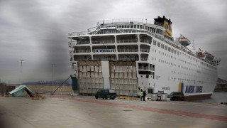 Заразен българин на  круизния кораб в Пирея