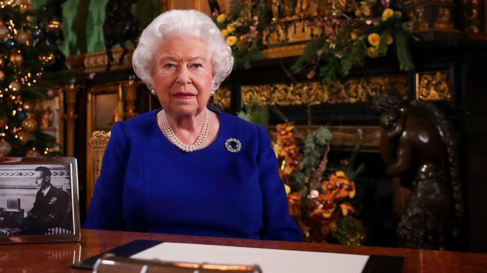 Британската кралица е в траур | StandartNews.com