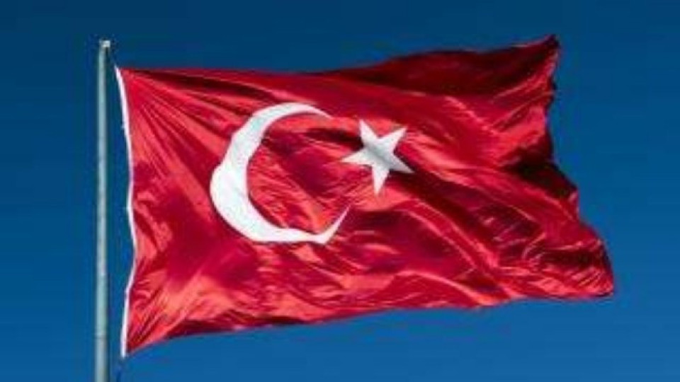 Турция разхлаби мерките за работещите млади | StandartNews.com