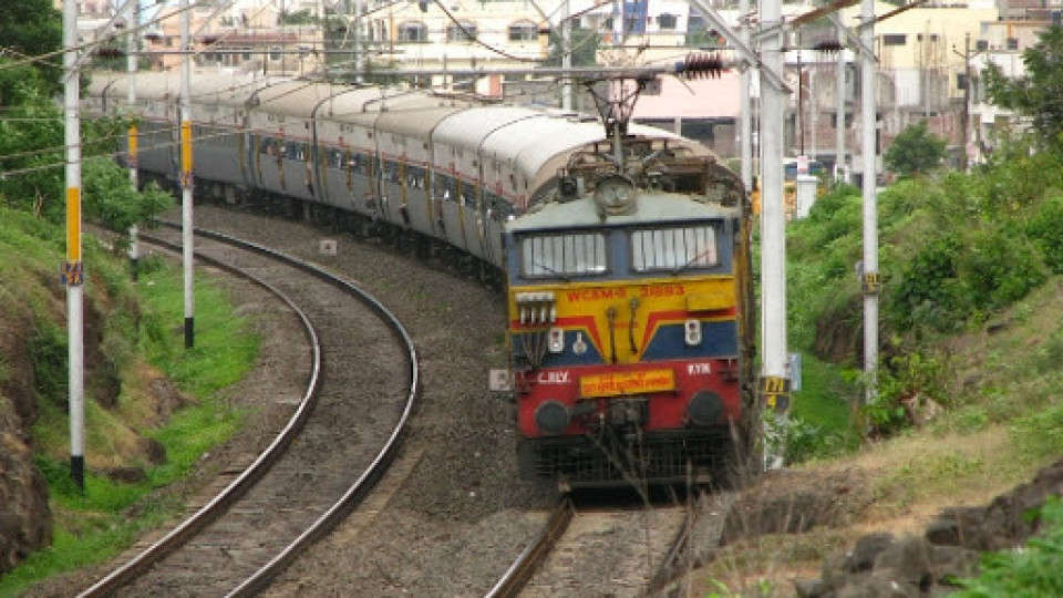 Индийската железница спря работа | StandartNews.com