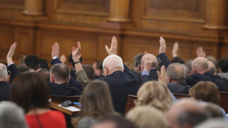 НС промени извънредния закон и бюджета (ОБЗОР)