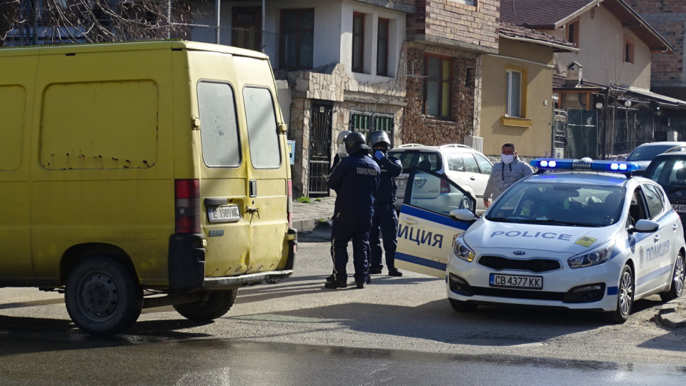 Акция на полицията в ромската махала в Благоевград | StandartNews.com