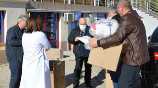 Връчиха дарения на болници в Благоевград