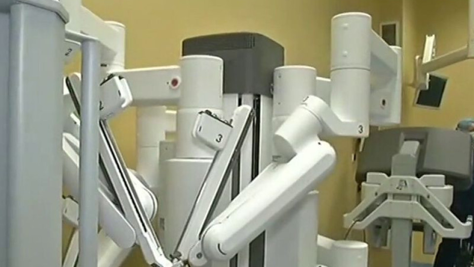 Робот оперира пациент с коронавирус у нас | StandartNews.com