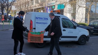 Започна раздаването на хранителни пакети в Бургас