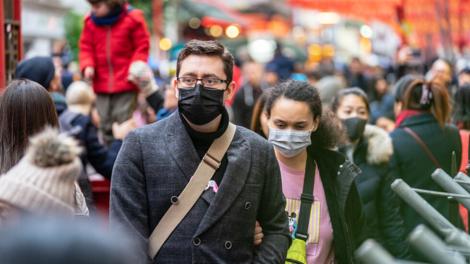 От 0 ч.: Задължителни маски или шалове на улицата | StandartNews.com