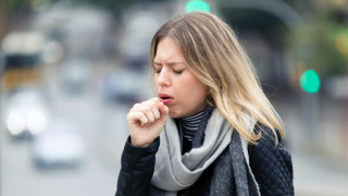 Учени моделираха кашляне на заразен
