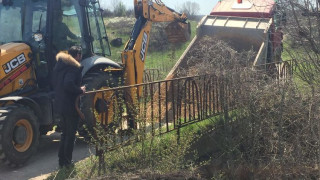 Камион срути мост в хасковско село