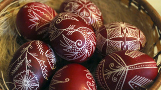 Как да сварим яйца за Великден без напукване