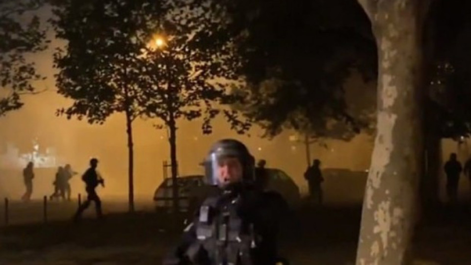 Бунтове в Париж срещу блокадата | StandartNews.com
