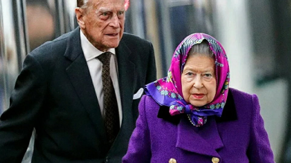 Последно сбогом: Погребаха Елизабет II до любимия й Филип | StandartNews.com