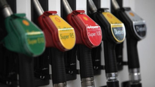 Цените на горивата вървят плавно надолу