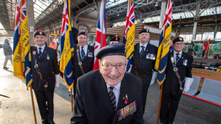 102-годишен ветеран отказва да се пенсионира