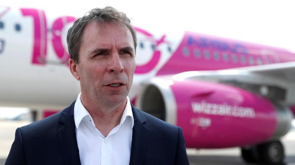 Шефът на Wizz Air дарява 1 млн. паунда за стипендии | StandartNews.com