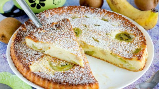 Полезният десерт: Запеканка от извара с киви и банан