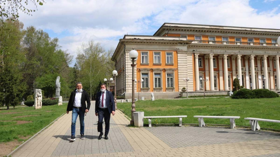 Кирил Добрев в Перник: Добрите управленци си личат в криза | StandartNews.com